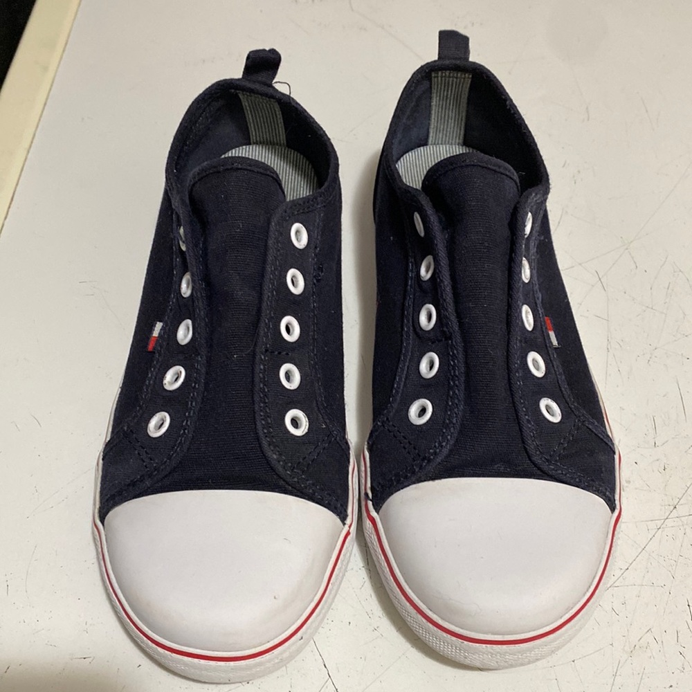 Authentic Tommy Hilfiger black and white kids slide on sneakers  size 3